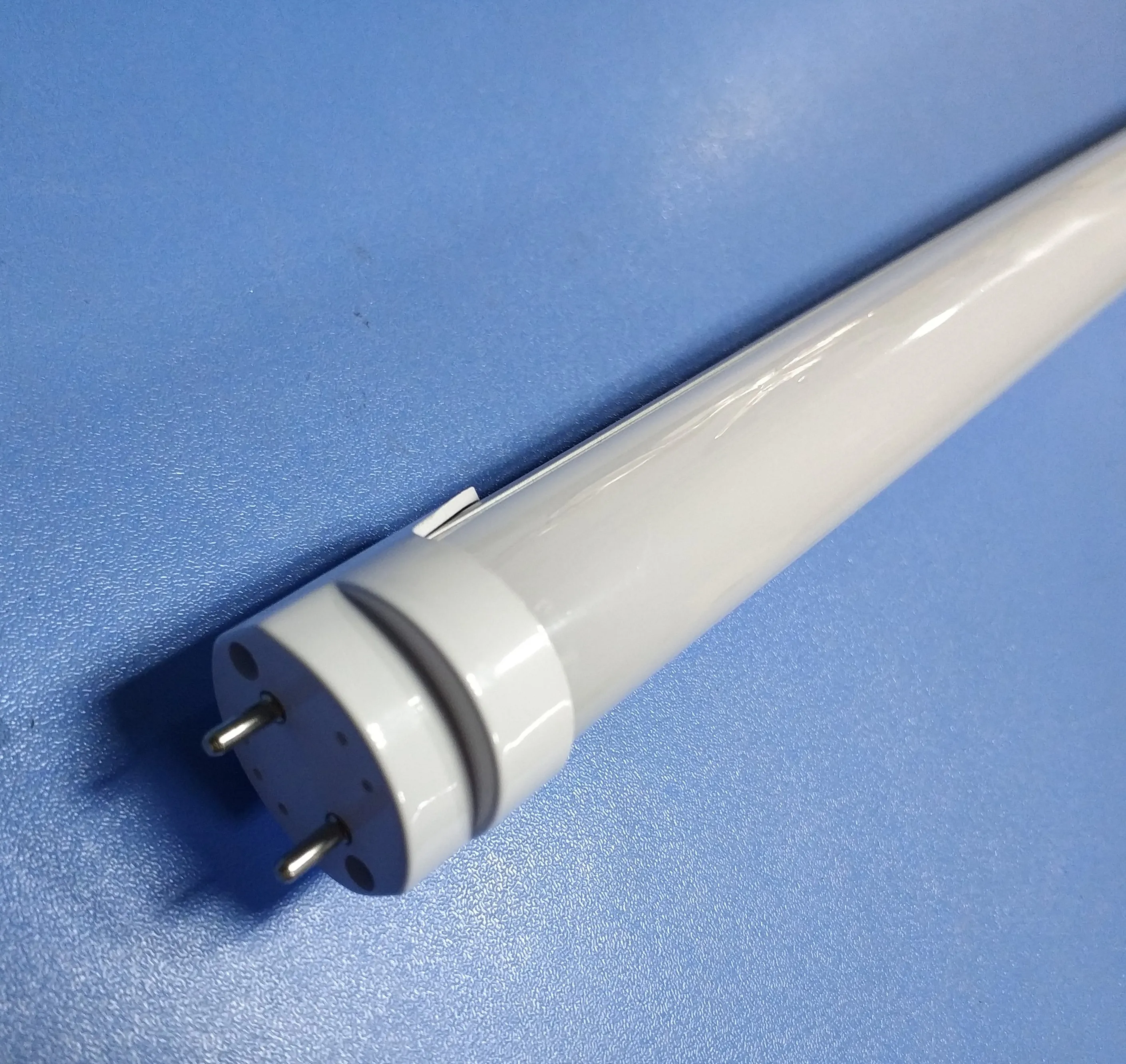 China Manufacturer 4ft 18W Battery Operated Emergency T8 LED Tube light with Rechargeable Battery Backup