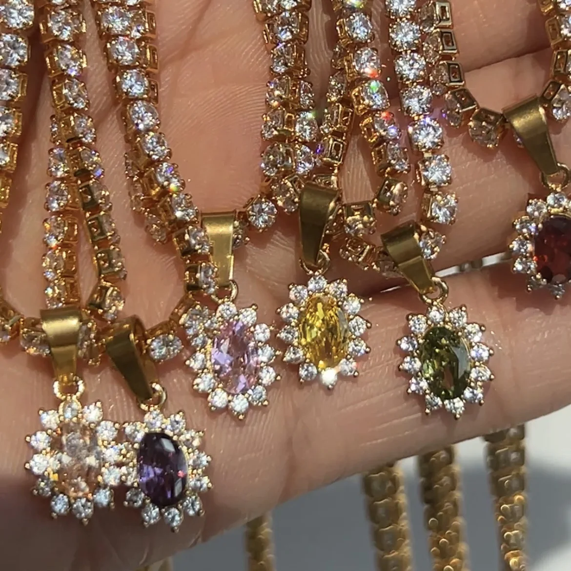 

Vintage 18k Gold Plated Shiny Zircon Diamond Tennis Chain Oval Gems Pendant Necklace Jewelry For Women