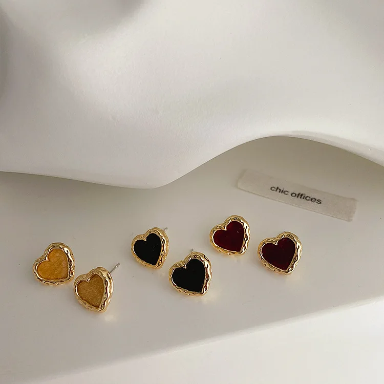 

Vershal 2021 Love Heart 18K Gold Plated Arcylic Stud Earrings For Women, As pitcure
