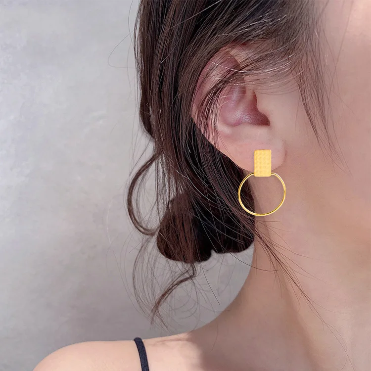 

gold fashionable long plaid ring ear studs titanium steel sold jewelry manufacturers
