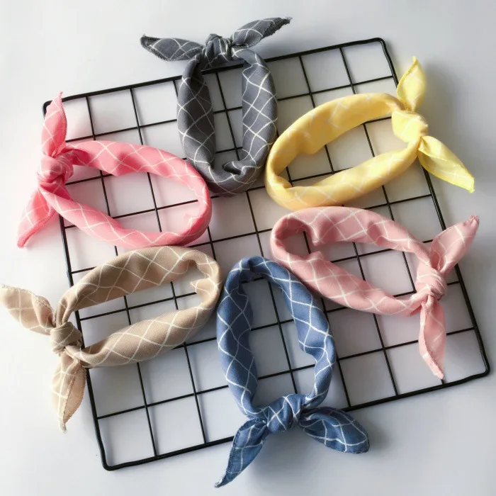 

Comfortable pet scarf triangle dog dress scarf concave shape grid dot saliva decorative Kitty Puppy Necklace Pet Accessories, As blew