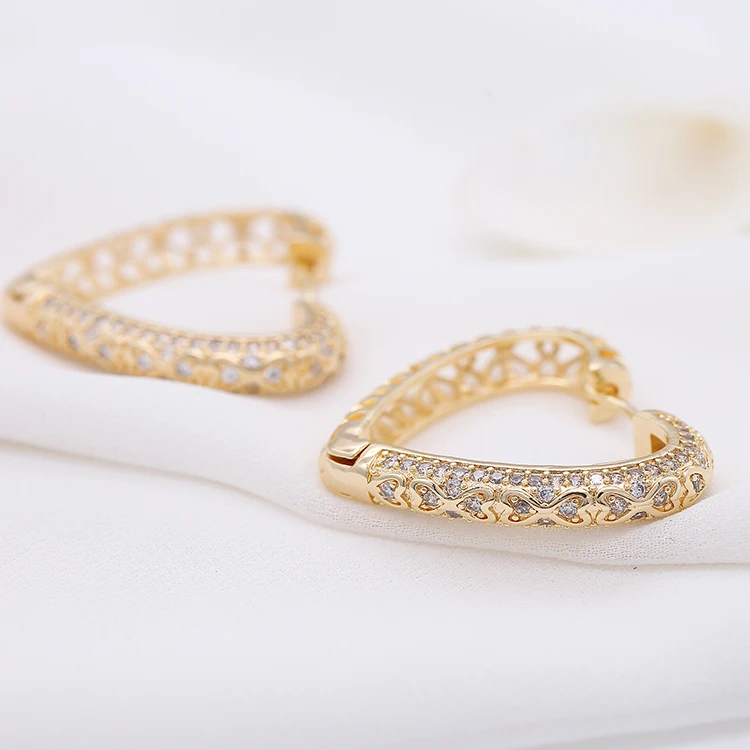 

2020 Factory Wholesale Heart Shape Micro Pave Zircon 14k Gold Plated Big Hoop Earrings