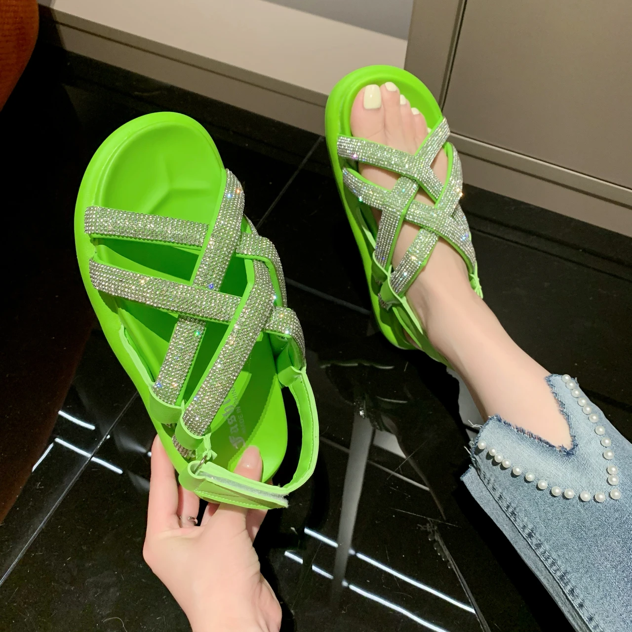 

Factory new strappy slides ladies summer jelly sandals with rhinestones women slippers, Black,green,white