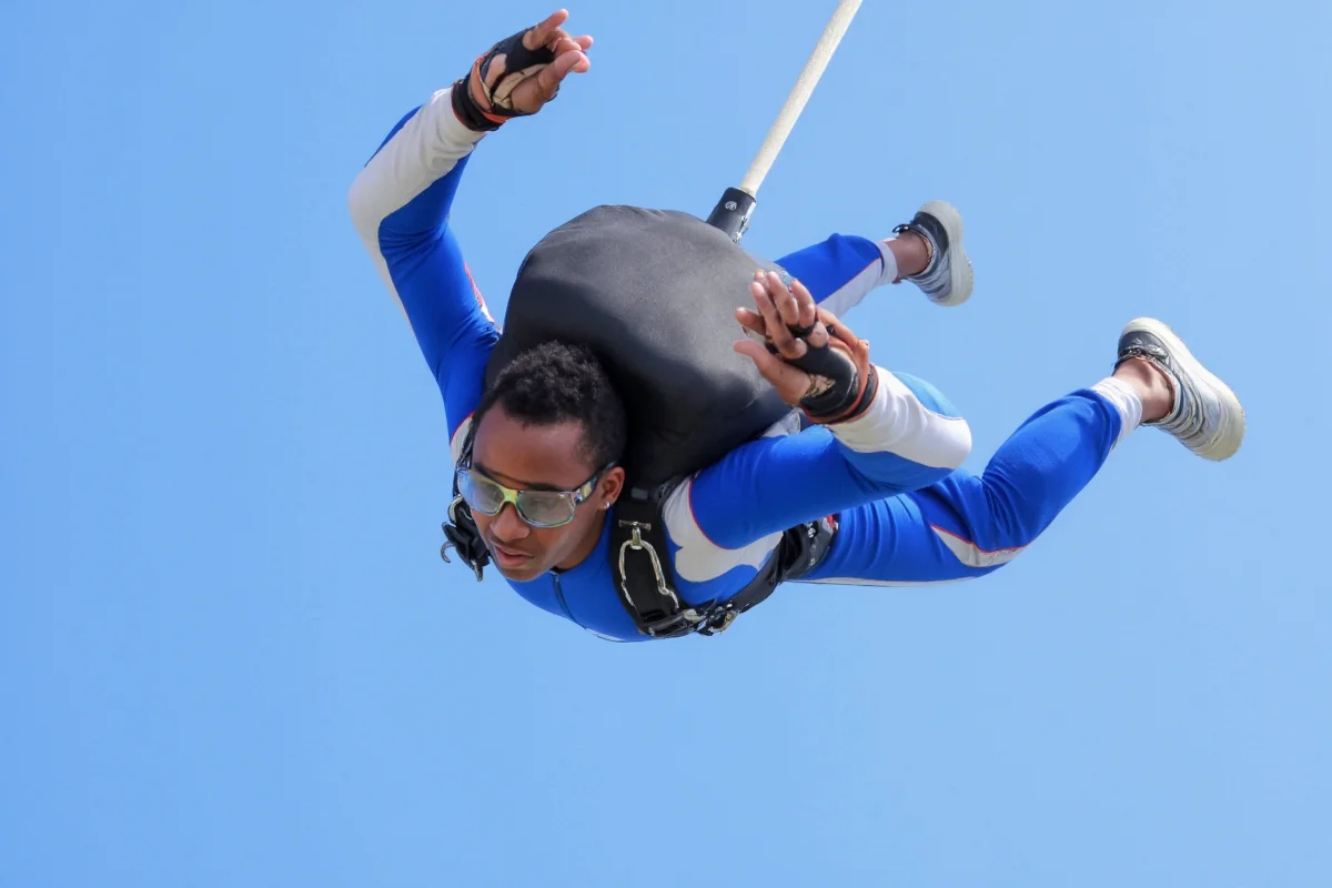 how fast do you fall when skydiving