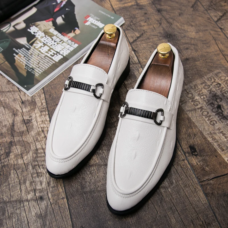 

White casual men's shoes 2021 new retro business formal wear man shoes black metal accessories British men shoes, White black