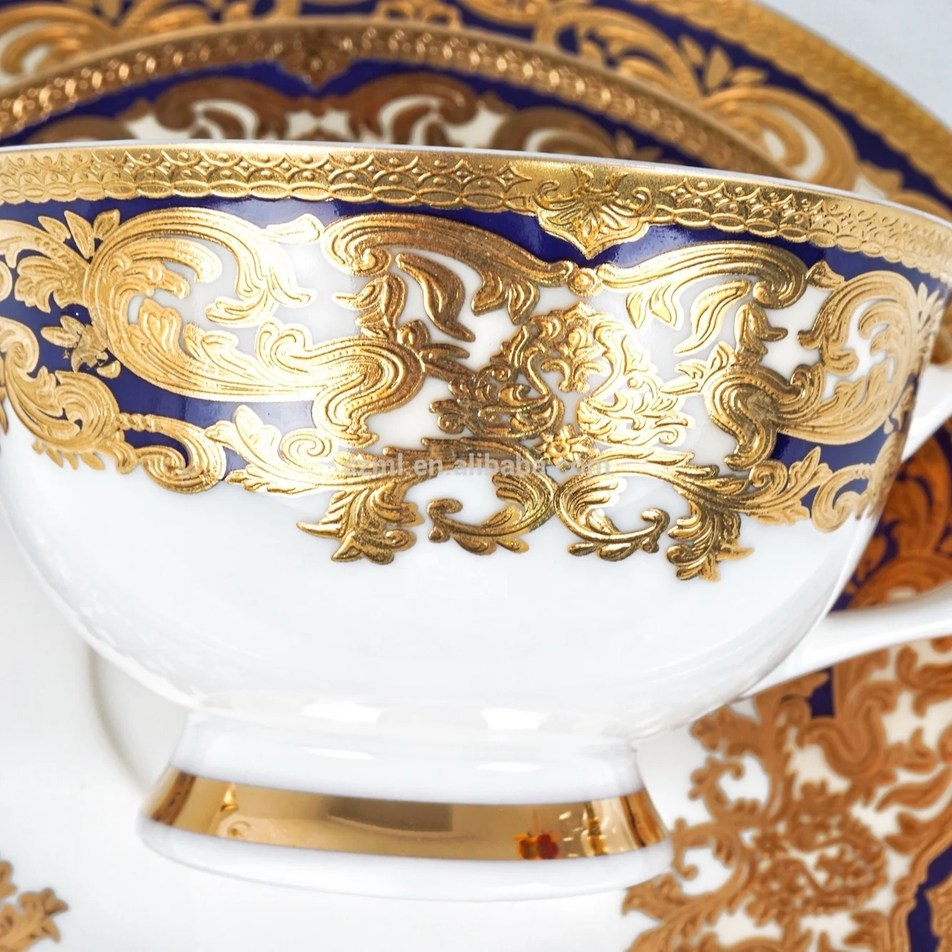 

RTS posuda new bone china 50pcs embossed gold vintage style dinner porcelain tableware