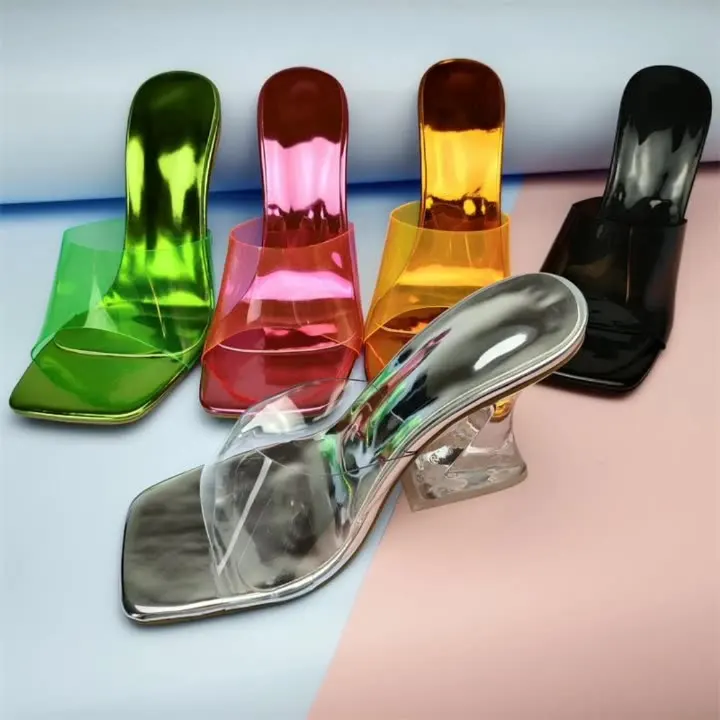 

Shoes stock Fashion color crystal sandals and ladies transparent chunky heels color PVC characteristic wholesale slippers