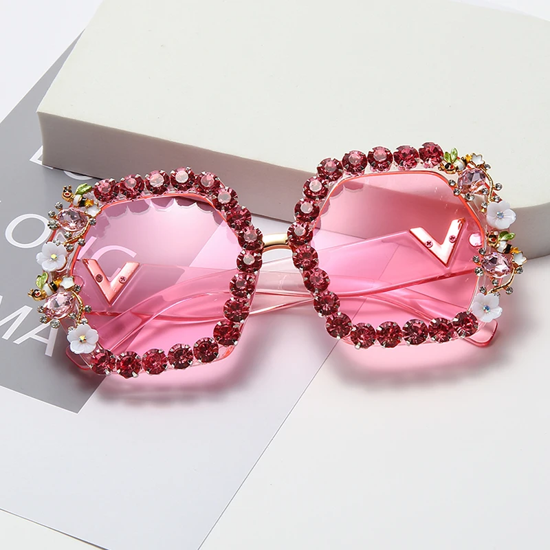 

NWOGLSS 1701 High Quality Flower Decoration Diamond Women Sunglasses