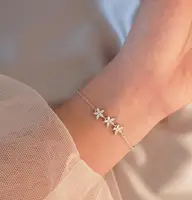 

925 silver fashion fresh and temperament sliver rhinestone flower shape bracelet women