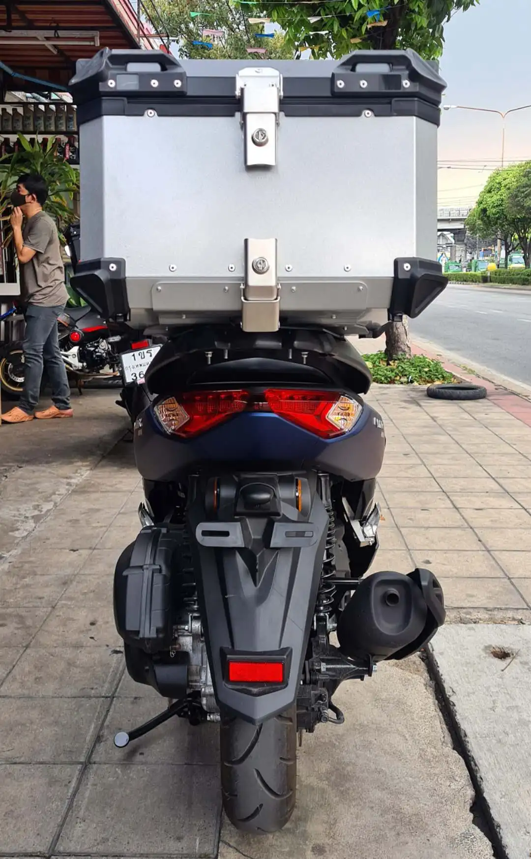 Black Silver 28l 36l 45l 55l 65l 80l 100l Luxury Top Box Motorcycle ...