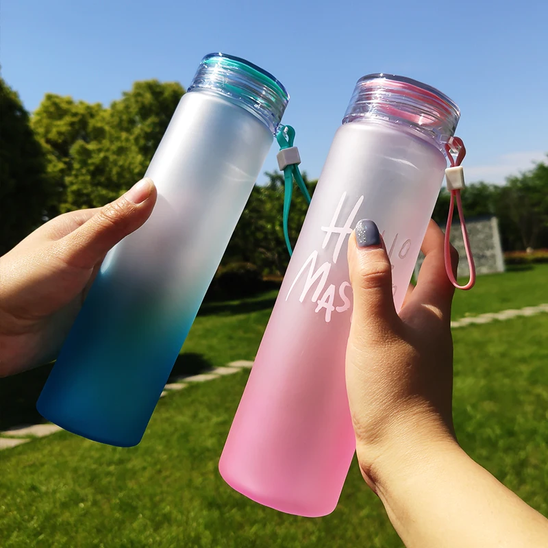 

Mikenda wholesale personalized colorful portable clear frosted glass water bottle