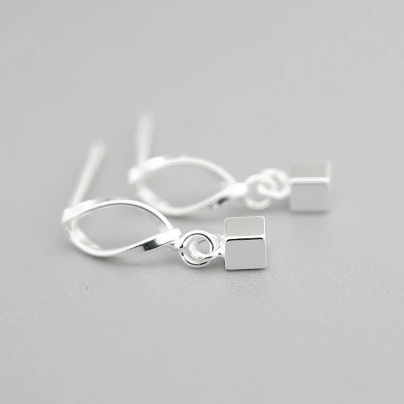 

Simple Wave Square Earrings Creative Versatile New Sweet 925 Silver Jewelry Wholesale women earrings