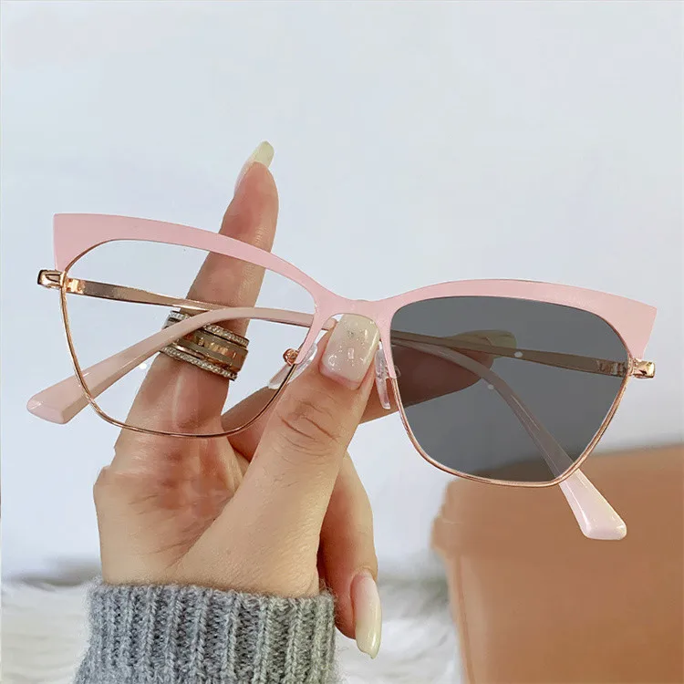 

Wholesale 2024 Eyewear Cat Eye Optical Frames Photochromic Anti Blue Light Glasses photochromic reading myopia optical glasses