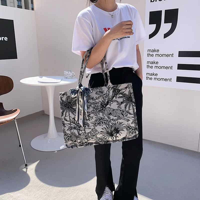 

2022 Fashion New All-match Womens Canvas Handbags Tote Handbags Graffiti Art Prints Handbags for Women, As picture