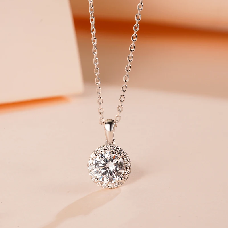 

2021 Korean Shinny Jewelry 925 Sterling Silver Crystal Necklace Geometric Cubic Zirconia Round Pendant Necklace For Women