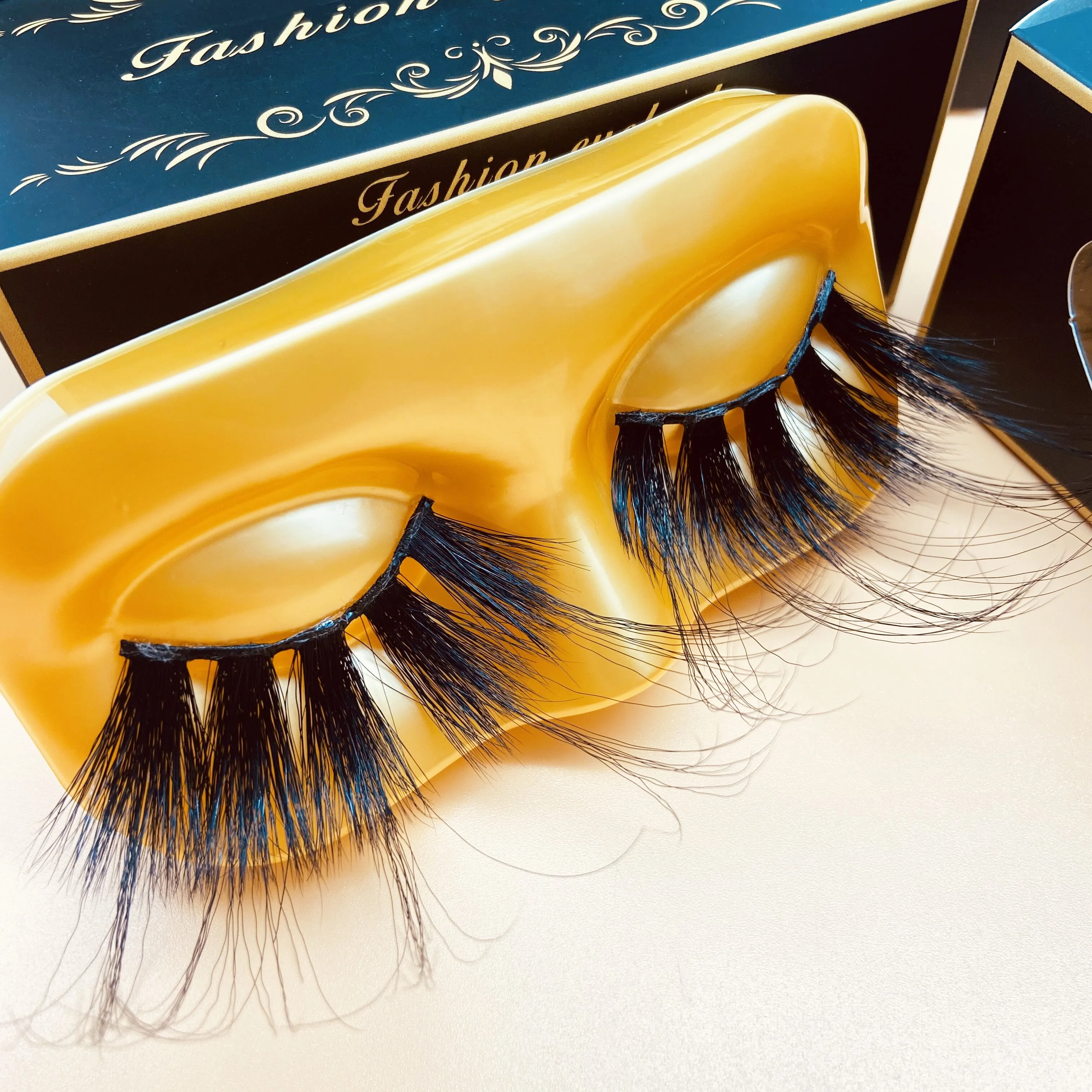 

Wholesale Price 10D 70mm fluffy false mink eyelashes