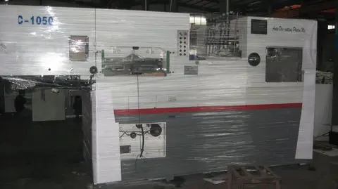 
carton die cuts die cutting and creasing Cutting creasing automatic Machine 