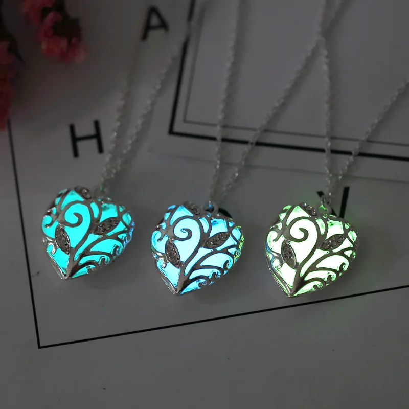 

wholesale Fashion luminous series necklace Charm Silver Hollow Heart Pendant necklace