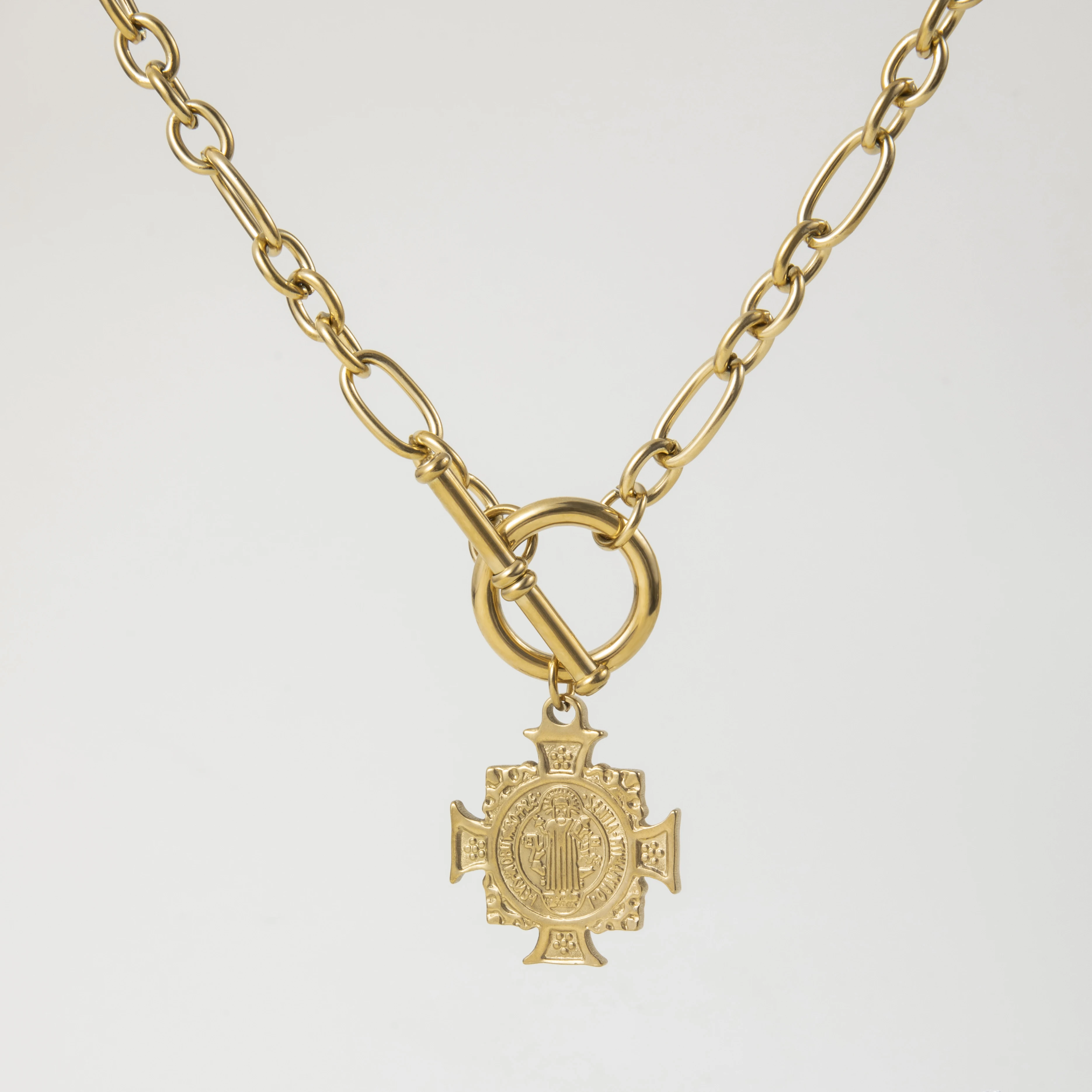 YF4203 Tarnish Free 18K Gold Plated Stainless Steel Oval Link Chain OT Clasp Benedict Religion Cross Pendant Choker Necklace