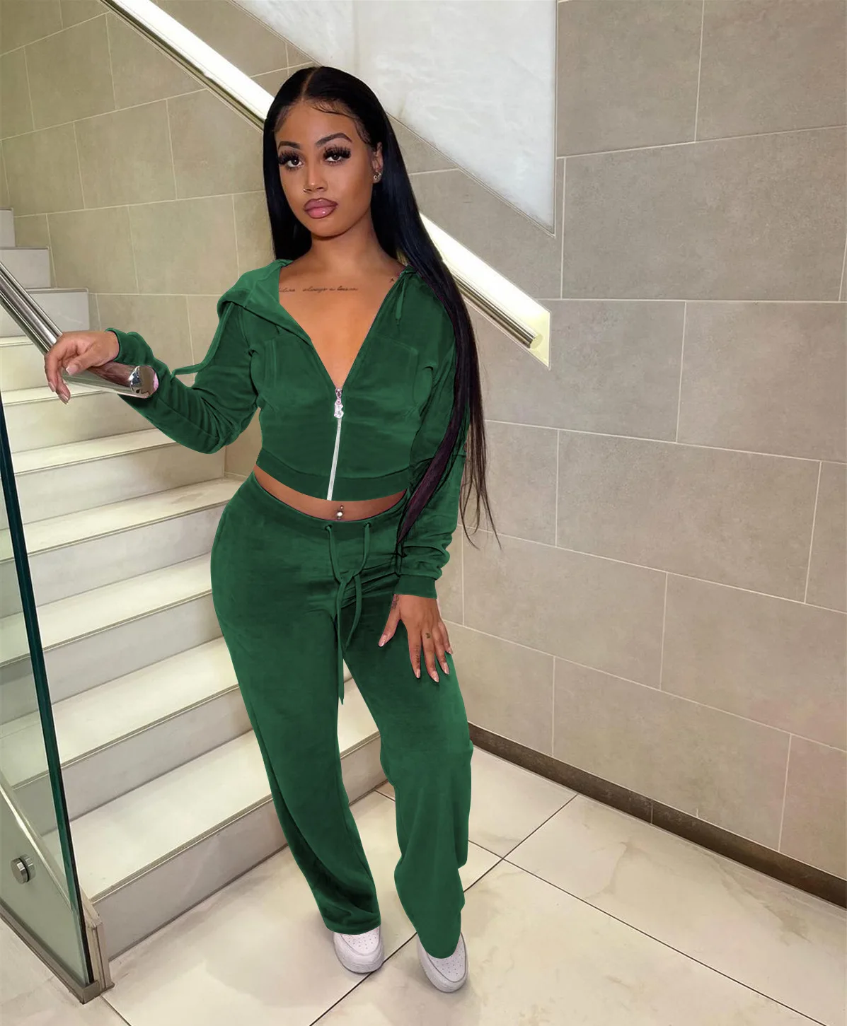 

2021 Fall Winter Solid Velvet Tracksuit 2 Piece Sweatpants And Hoodie Joggers Woman Jog Suit Set Women Two Piece Pants Set