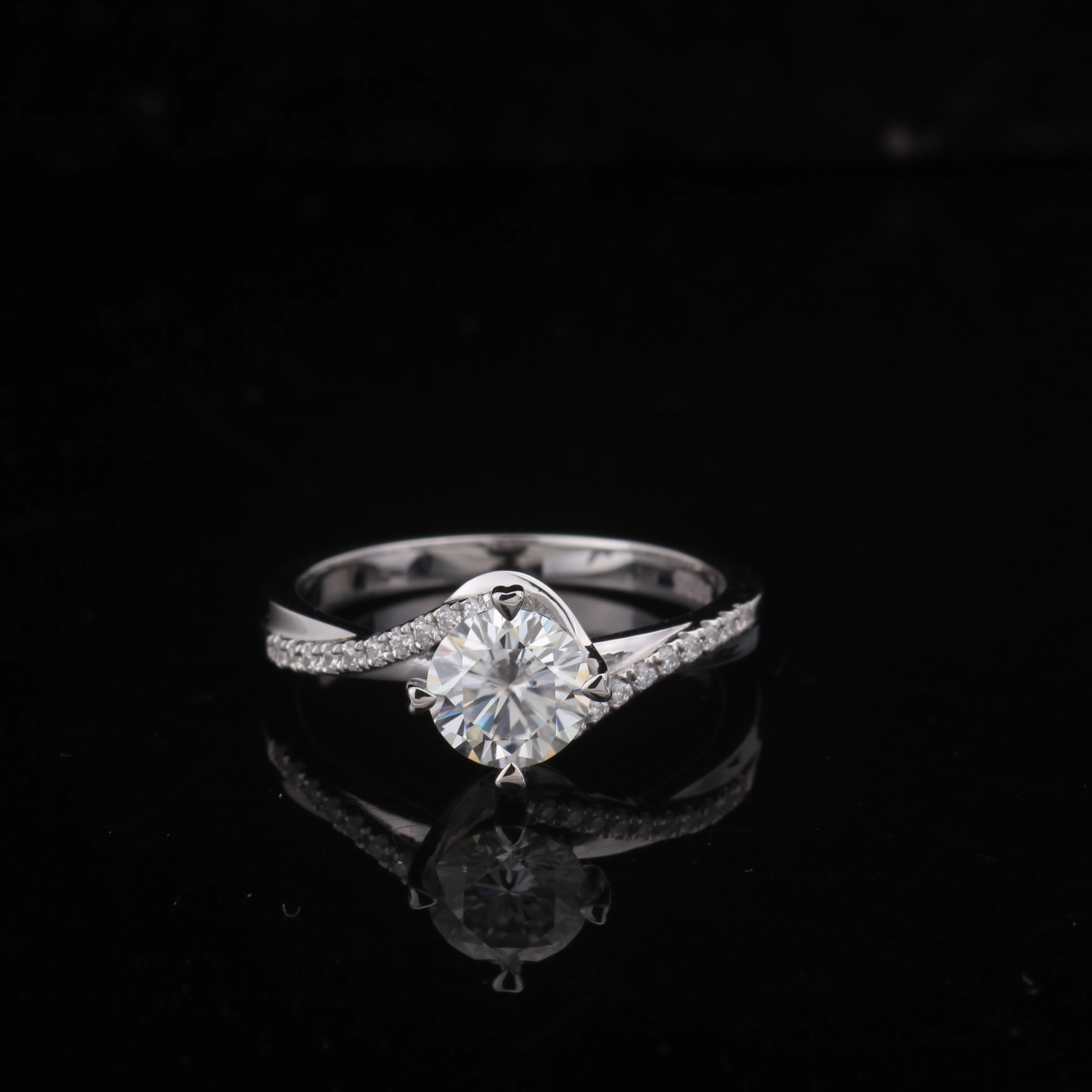 

9K/14K/18K White Gold with Round DEF Moissanite Engagement Wedding Rings