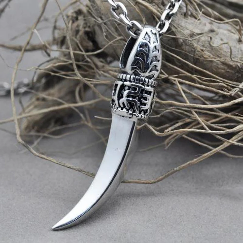 

Vintage Punk Thai Silver Wolf Teeth Pendant For Men And Women 925 Sterling Silver Necklace Pendant For Couples Lovers Best Gift