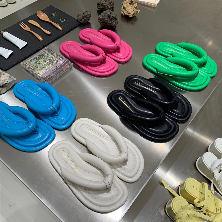 

Massage Indoor Home Flip-flops Fashion Personality Flat Shoes Massage Sole Universal Men's And Women's Slippers, White / green / blue / black / rose
