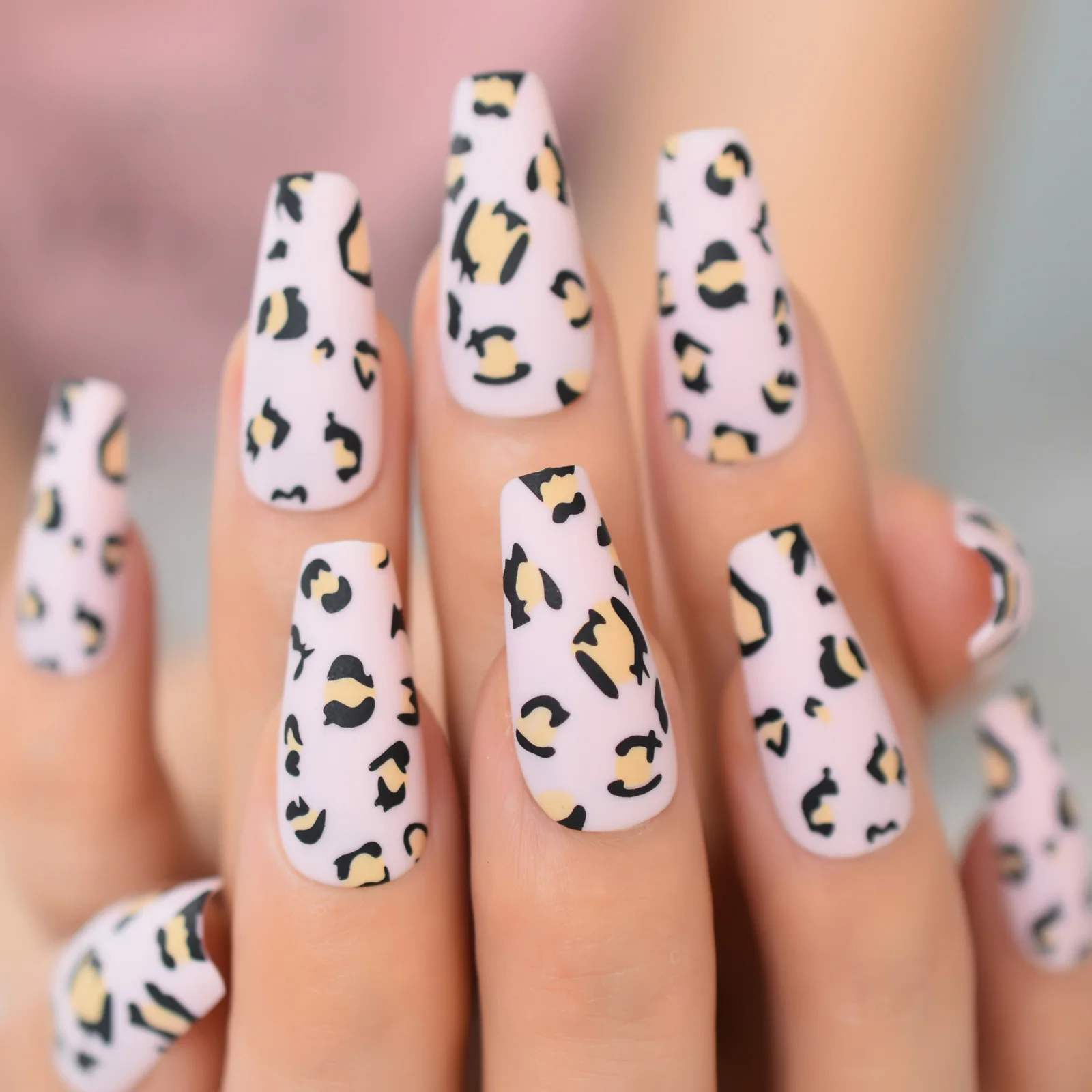 

Light Pink Acrylic Press On Nail Tips Leopard Pattern For Girl -long Matte Coffin Fake Nails
