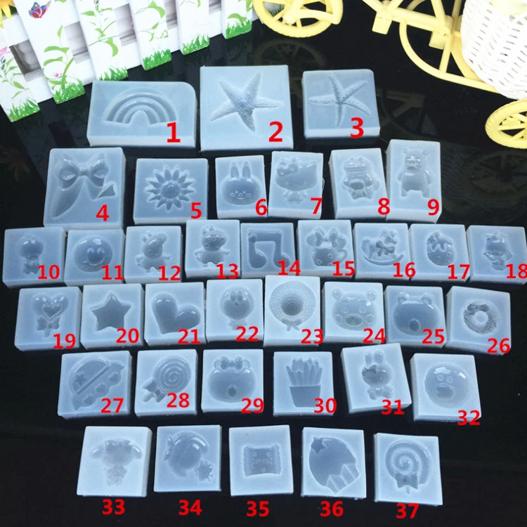 

A25 Shiny animal cartoon Candy Mold, multiple chocolate silicone mold, DIY animal biscuit mold, Random
