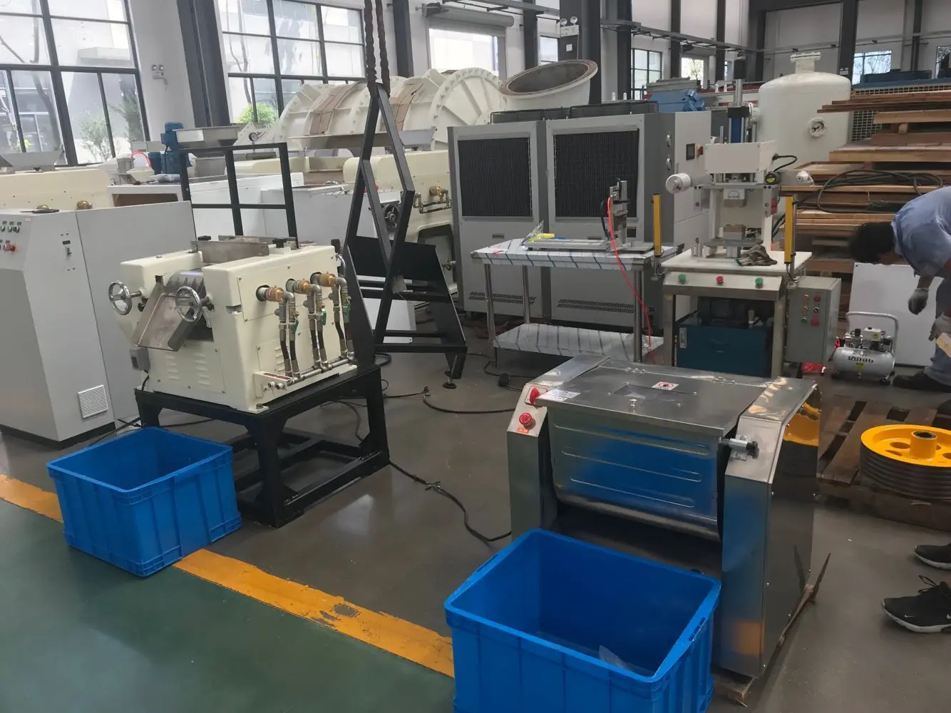 150kg/h Semiauto Industrial Small Scale Handmade Soap Making Machine