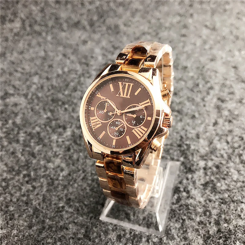 

Luxury Classical Golden Ladies fashion Quartz Watch, 5color