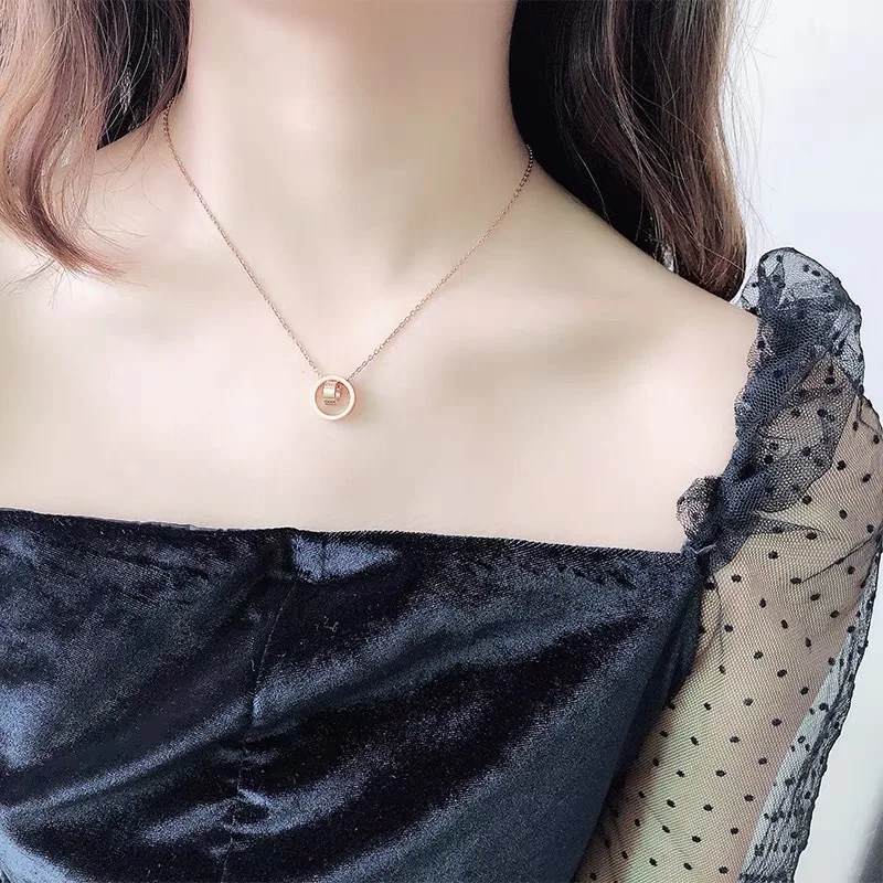 

2021 Fashion titanium steel non fading pendant geometric circle link collarbone chain necklace for women, Steel color/ rose gold