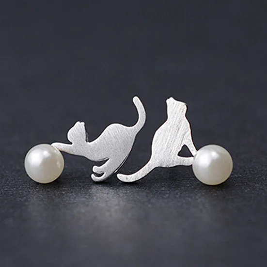 Factory Wholesale Silver Pearl asymmetric Stud Earrings for Women Elegant Wedding Jewelry Cat Stud Earrings