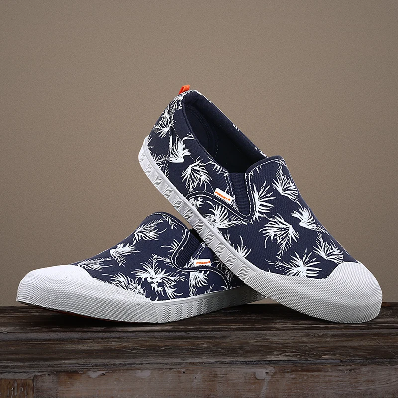 

New Arrival Wholesale cheap Comfortable Breathable Light casual canvas shoes Customized slip on loafers rubber shoes for men
