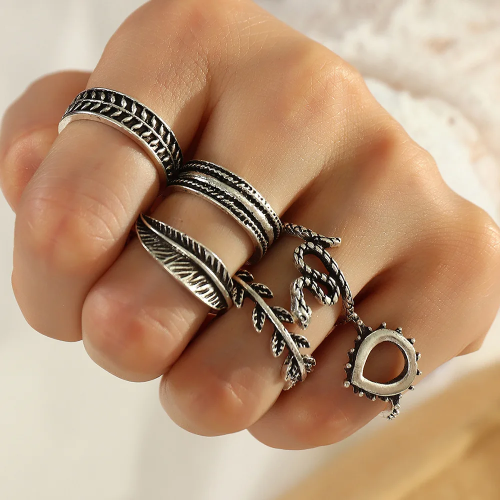 

Wholesale Fashion Geometry Leaf Heart Snake Ring Women Knuckle Rings Set For Women