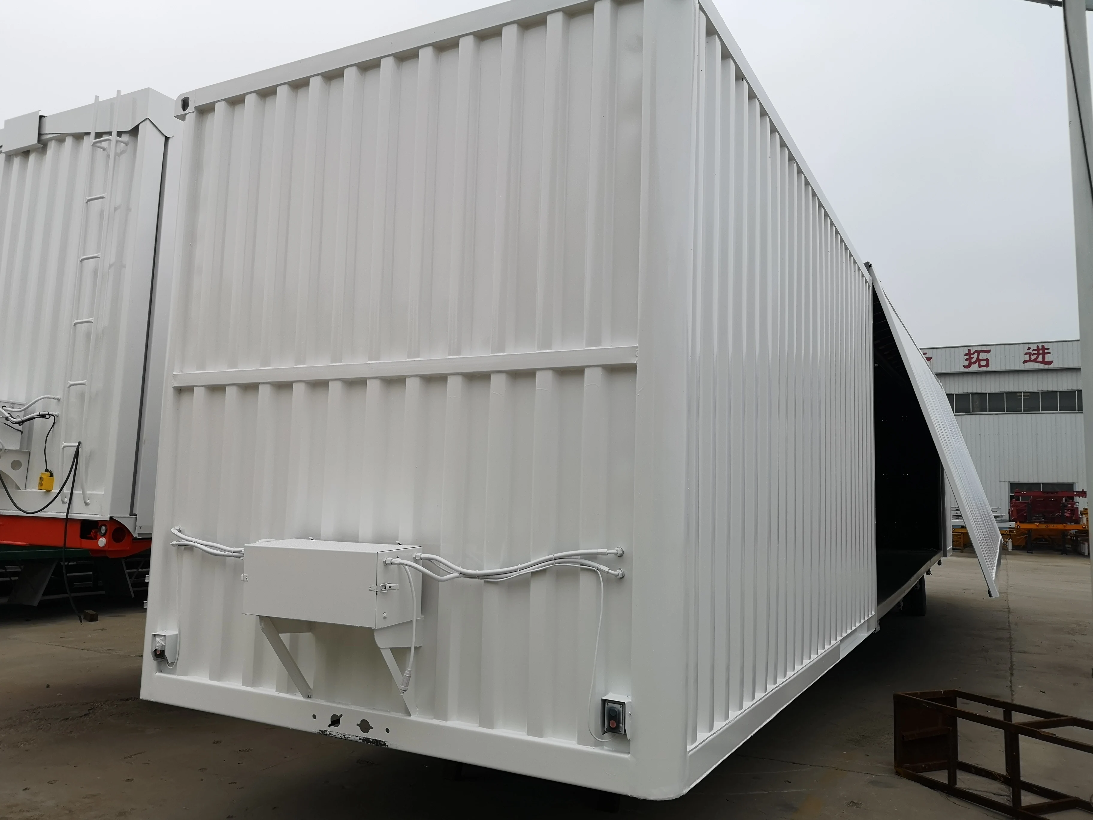 47 полуприцепы. Полуприцеп van nool sz 300. Полуприцеп контейнер. Маз полуприцеп контейнер синий. Полуприцеп контейнер контейнеровоз половинкин.