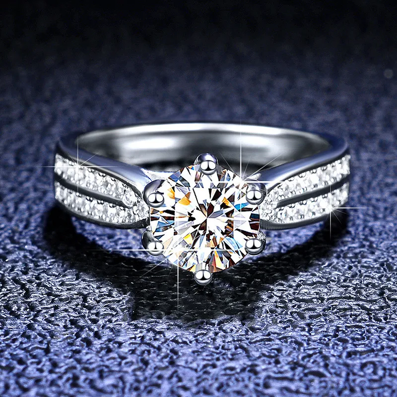 

Silver 925 Original 1 Carat Brilliant Cut D Color Moissanite Sparkling Gemstone Star Queen Ring Platinum Plated Wedding Jewelry