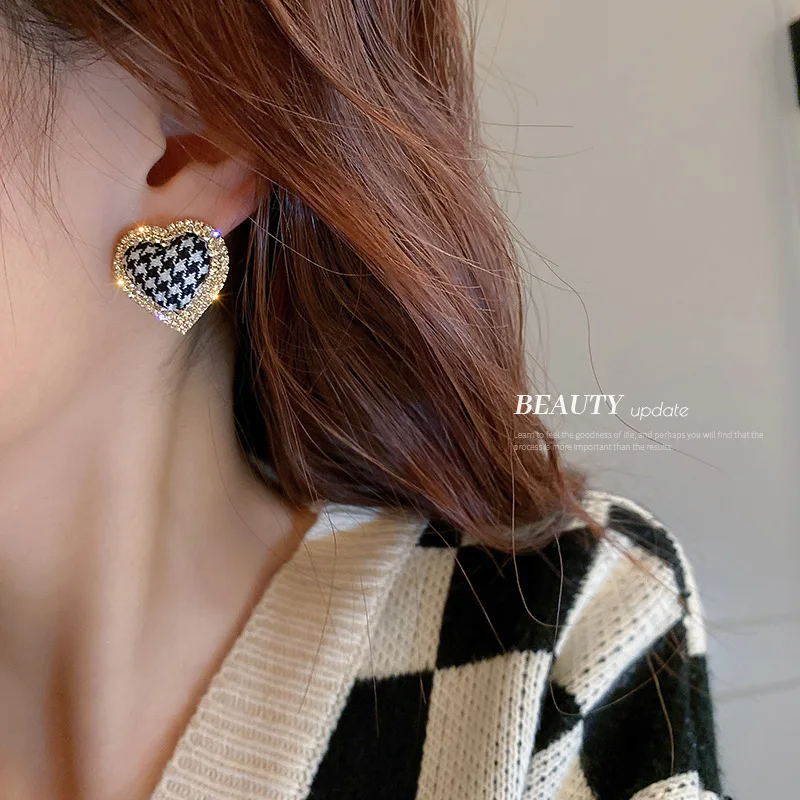 

Trendy Jewelry Gifts Rhinestone Heart Square Black White Grid Stud Earrings Velvet Flannel Women Earrings