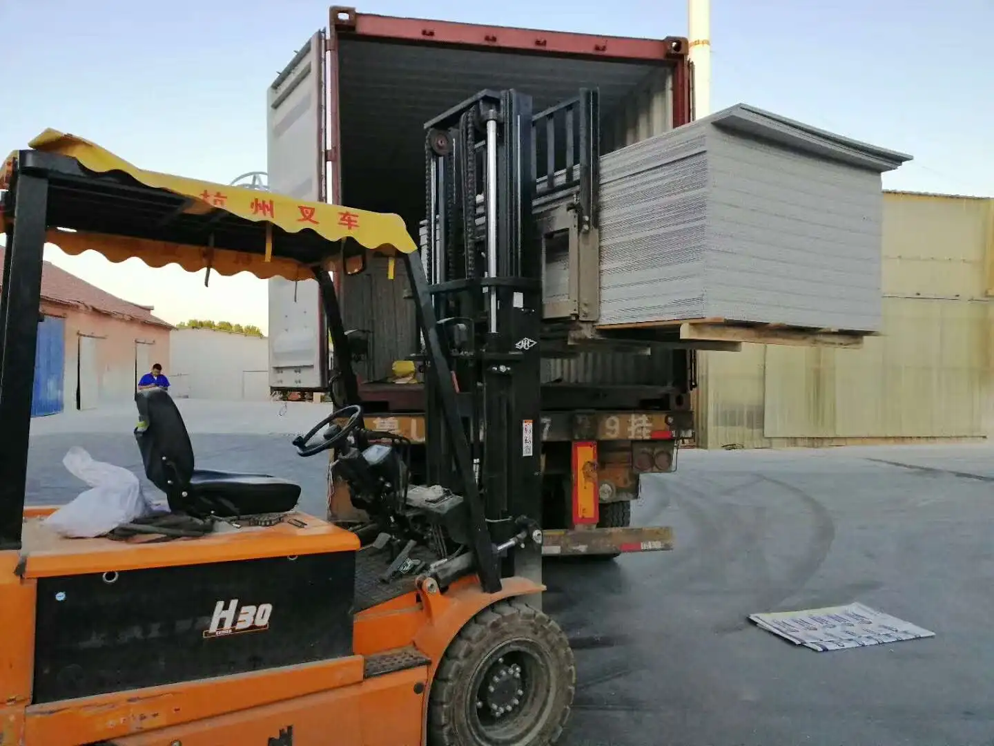 container loading (2).jpg