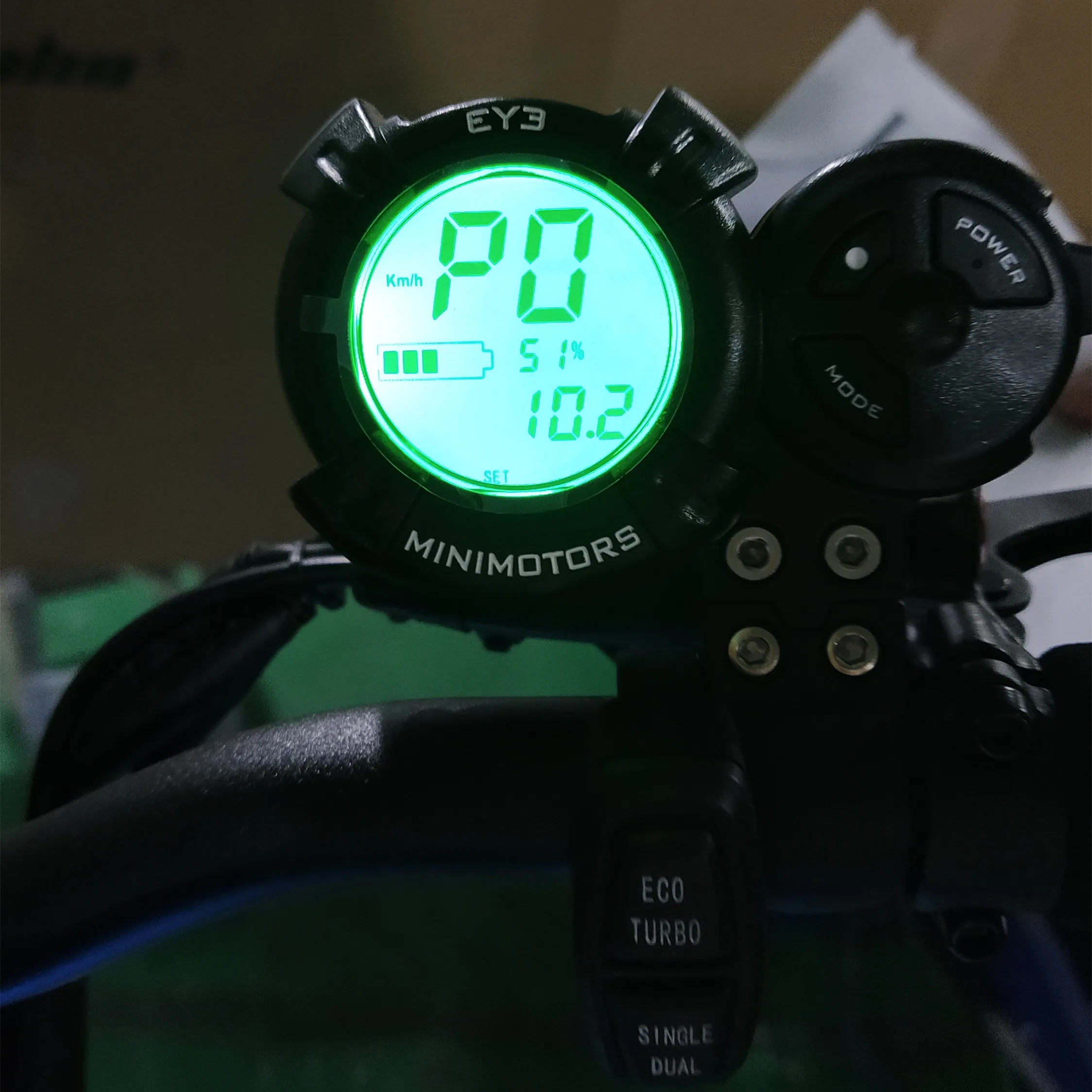 

Kaabo Scooter Wolf Warrior Mantis Minimotor Standard LCD Screen Display Accelerator, Customized