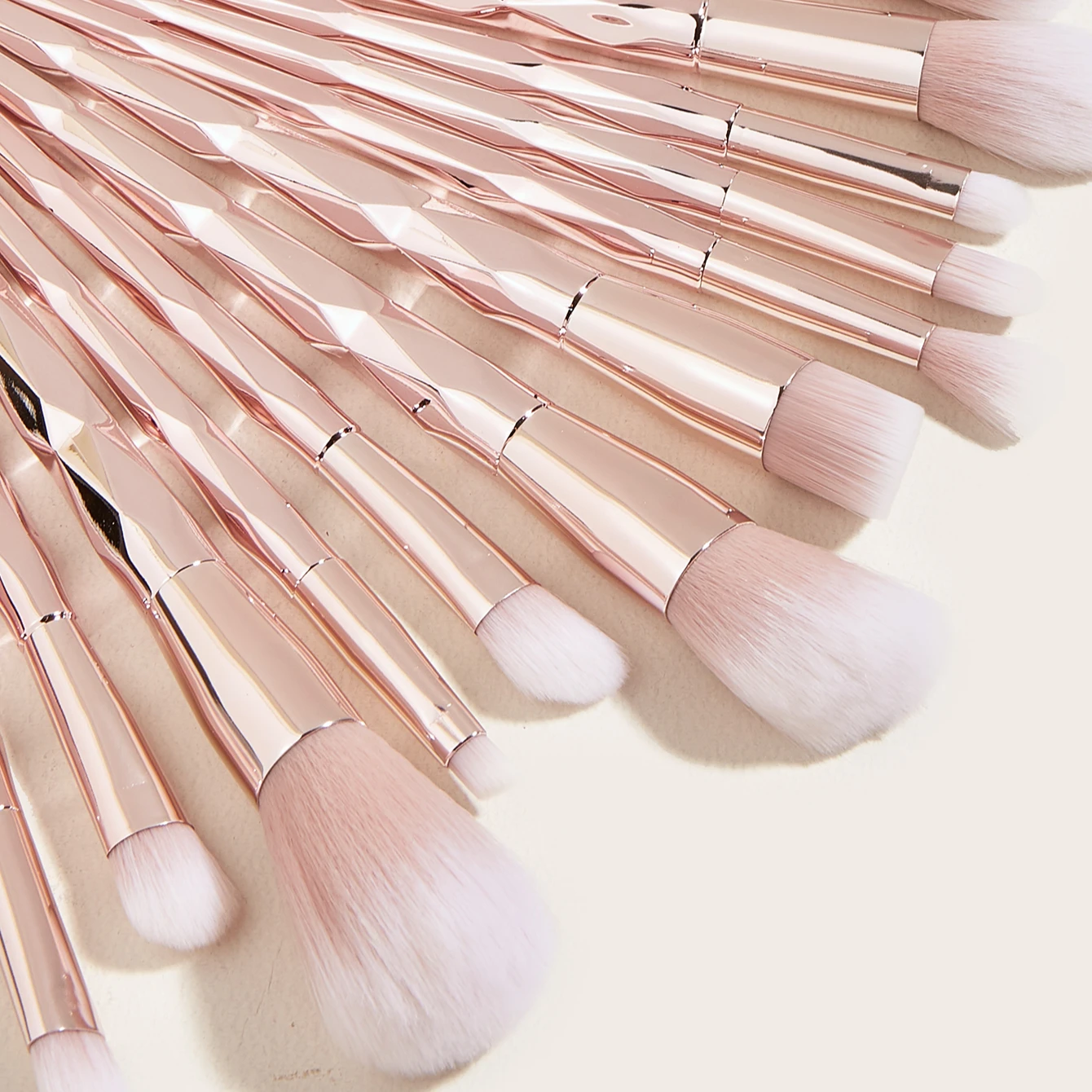 

12 pcs pink champagne black custom logo eye face full set small grape beginner makeup brush set