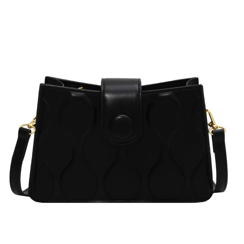 

In the summer of 2021, the new fresh one-shoulder oblique transoceanic small square bag is elegant and fashionable