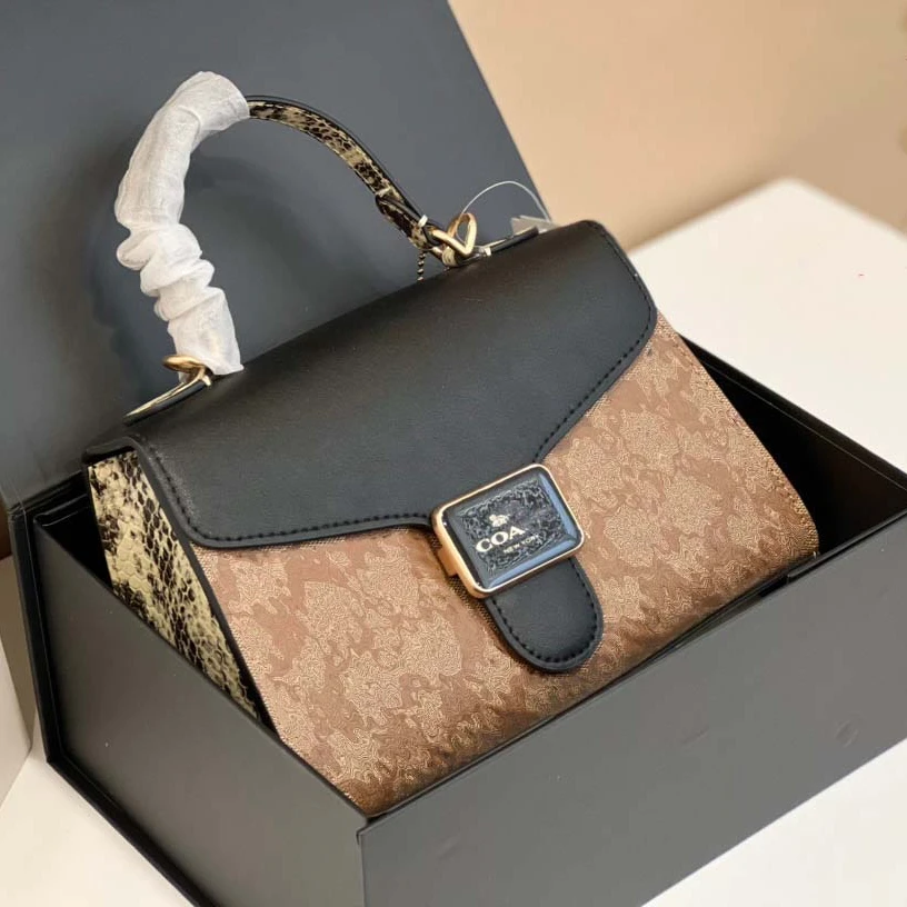 

2022 Latest Designer Fashion High Quality Women Handbags Ladies Purses And Handbags Label Leather Tote Bag Custom, Picture shows