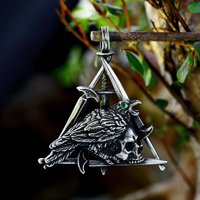 

SS8-1246P New Design Stainless Steel Skull Head Raven Eagle Pendant Sword Pendant For Men Cool Biker Special Jewelry Wholesale