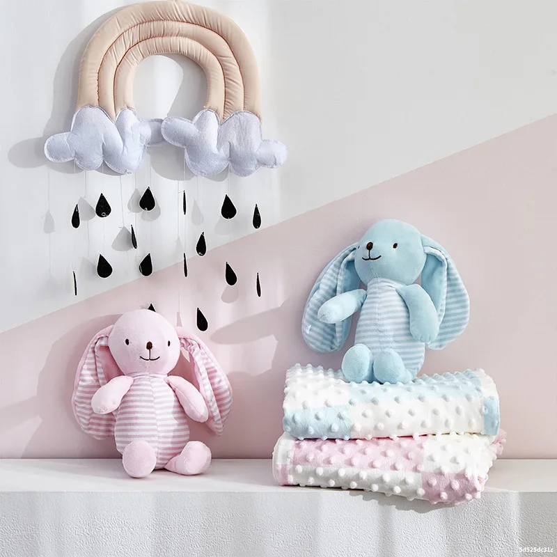 

Soft fluffy dot 100% polyester mink fleece knitted kids blankets with toys for toddler children sleeping