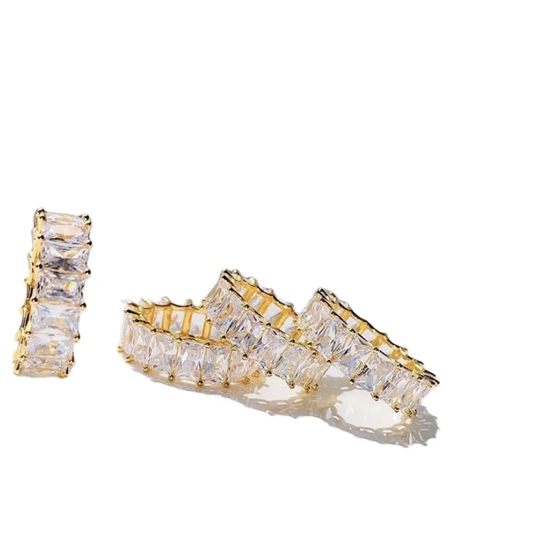 

High End Zirconia 18K Gold Plated Diamond Rings for Women Stainless Steel Baguette Rings Light for Women, Picture shows
