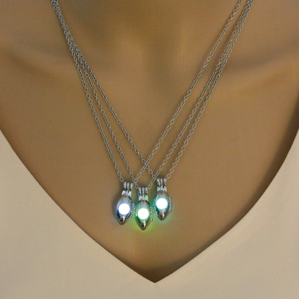 

Halloween Creative Design Of 3 Colors Luminous Jewelry Necklace Devil's Eye Pendant