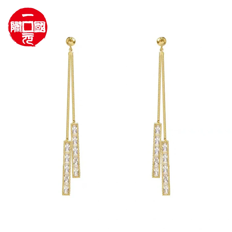 

2021 new style 925 silver needle light luxury personalized earrings