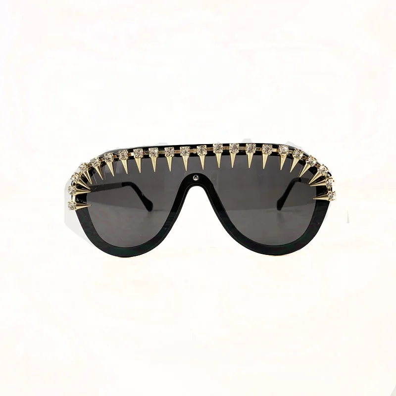 

2021 Brand designer sunglasses Fashion rivet steampunk Sun glasses Rhinestone Round Women Sunglasses Fashion shades UV400