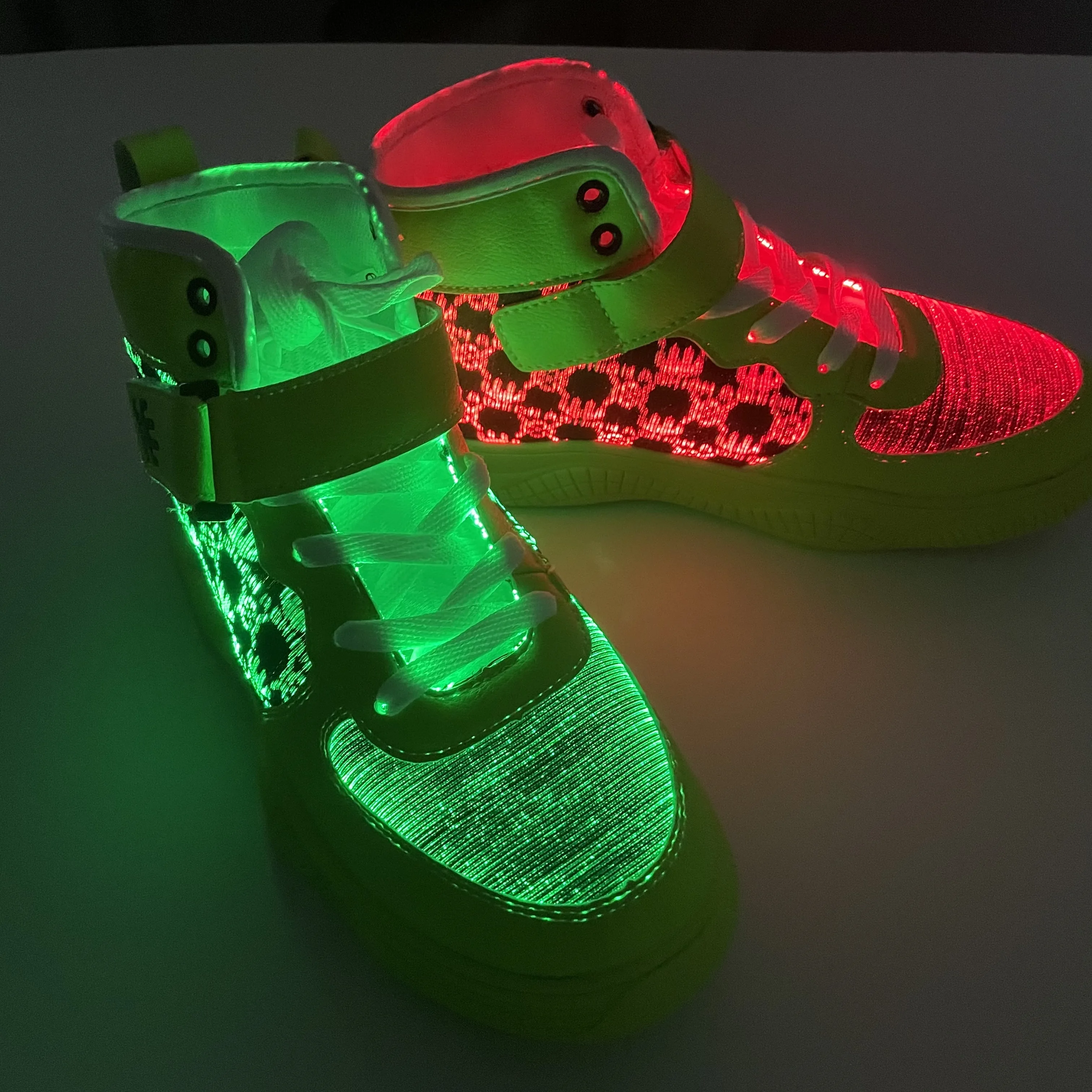 

High Quality Fashion New LED Sports Shoes Trend Luminous Dance Shoes, 7 colors